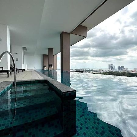 The Apple Premier Condo Three Bedroom In Melaka Eksteriør bilde