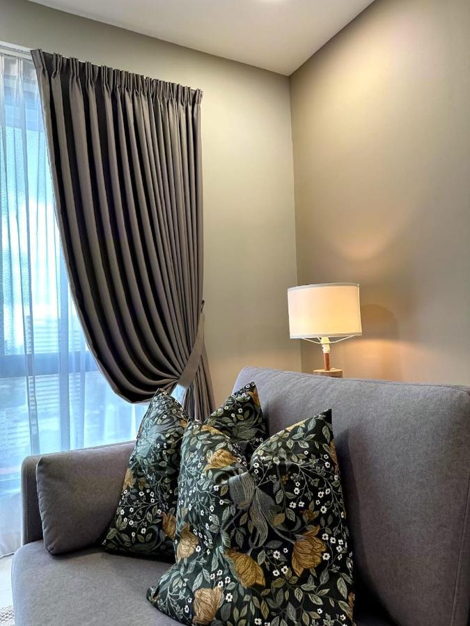 The Apple Premier Condo Three Bedroom In Melaka Eksteriør bilde