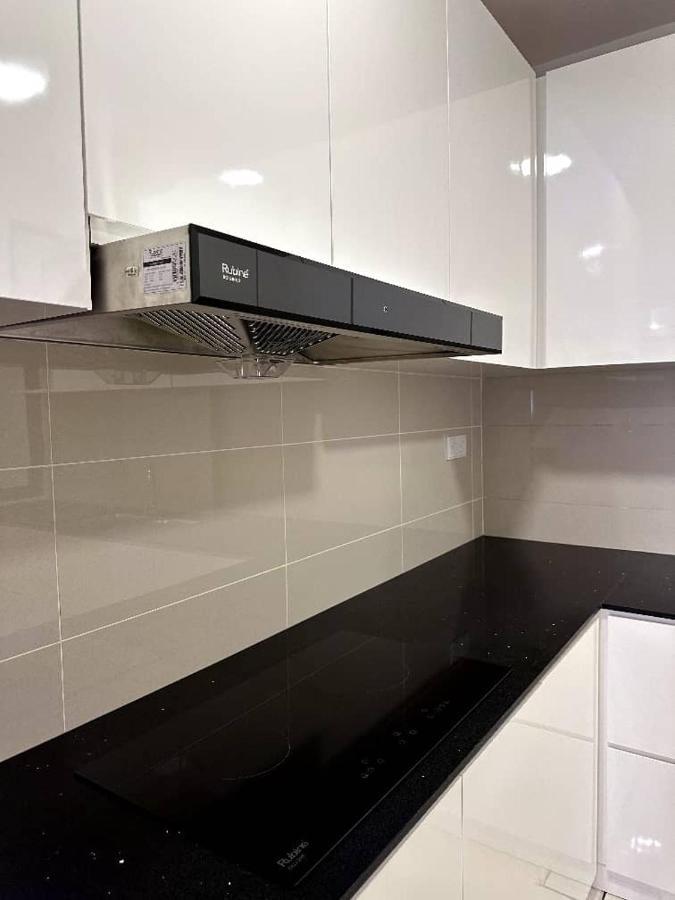 The Apple Premier Condo Three Bedroom In Melaka Eksteriør bilde